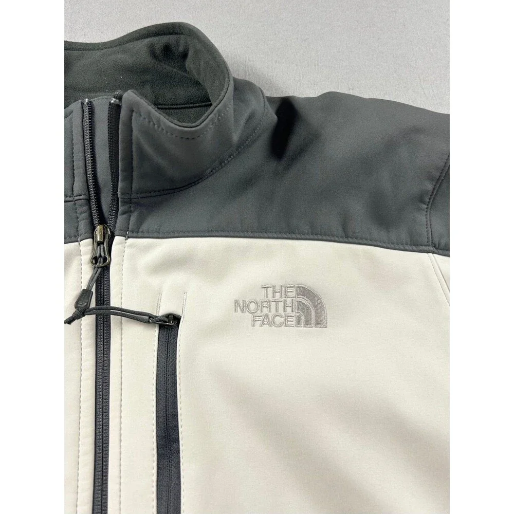 The North Face Men’s TNF APEX Full Zip Softshelll Jacket